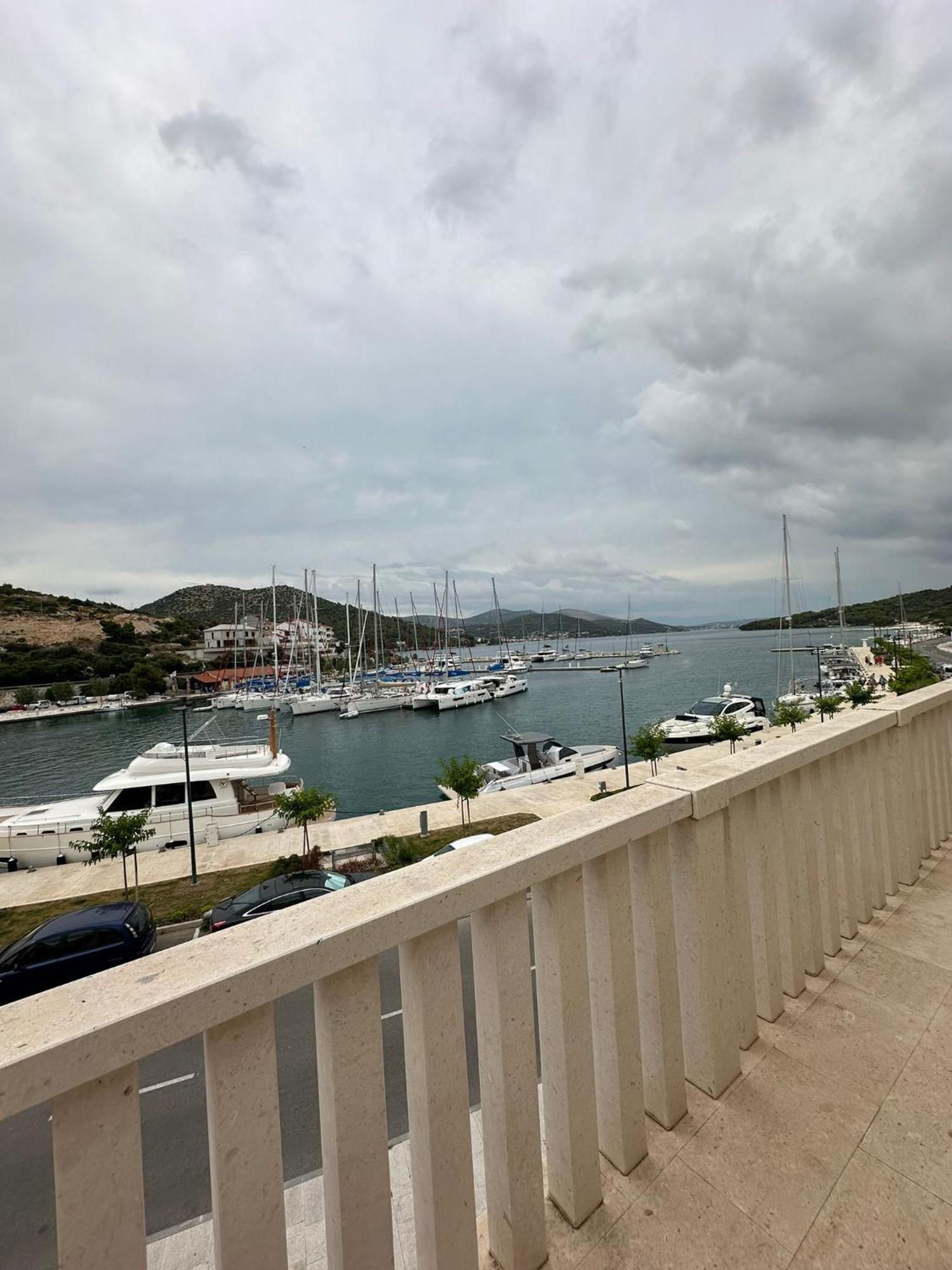 Apartments Zura Marina Rum bild